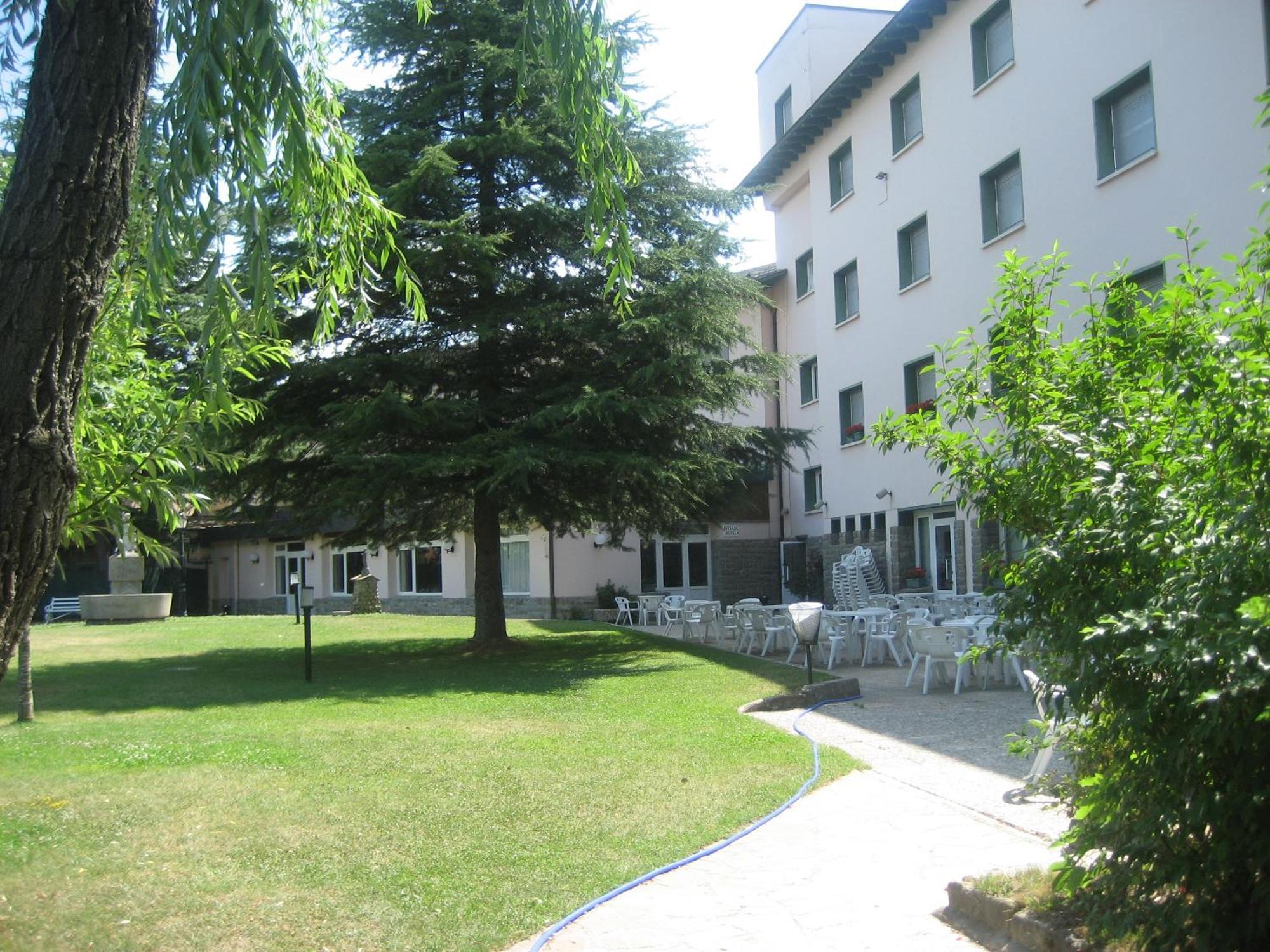 Hotel La Pardina Sabiñánigo 外观 照片