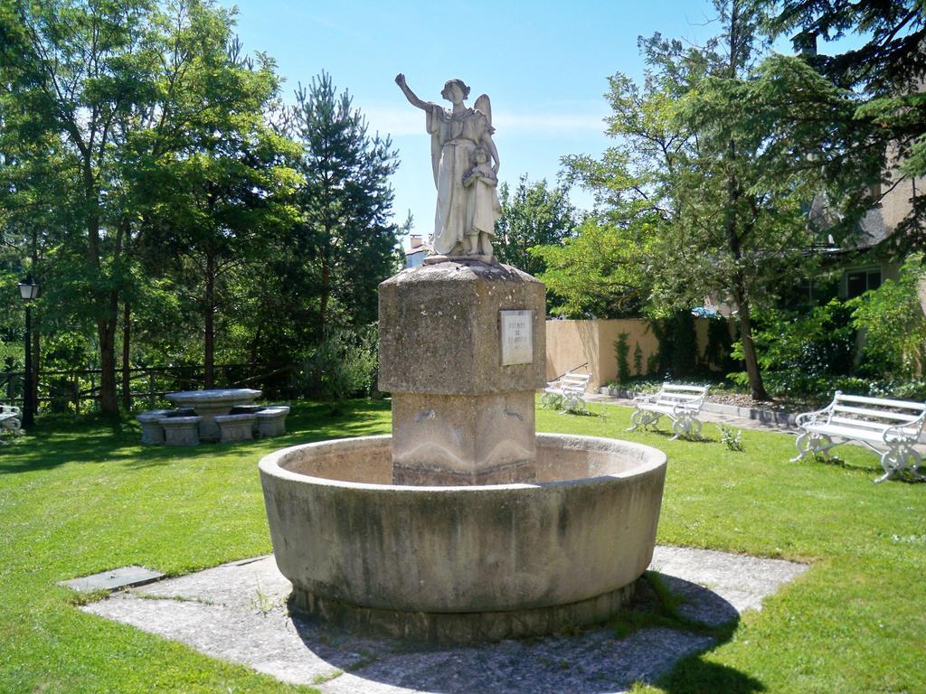 Hotel La Pardina Sabiñánigo 外观 照片